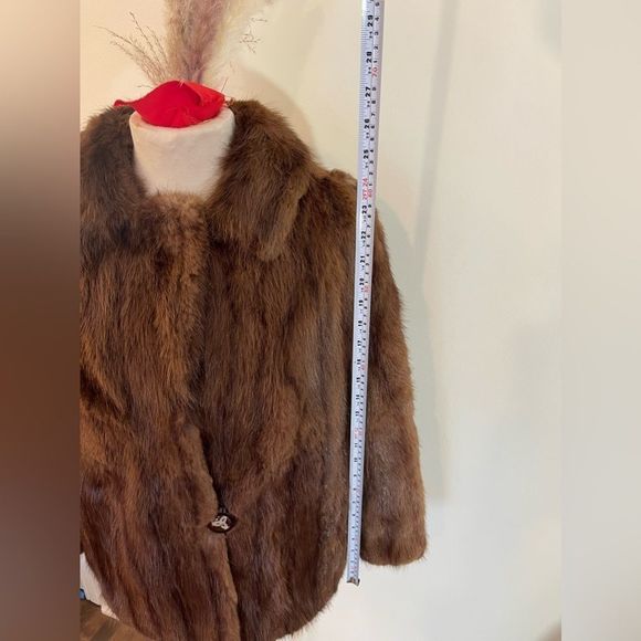 Vintage Muskrat fur coat | Woman’s vintage Muskrat fur coat | Vintage fur jacket - Picture 10 of 12